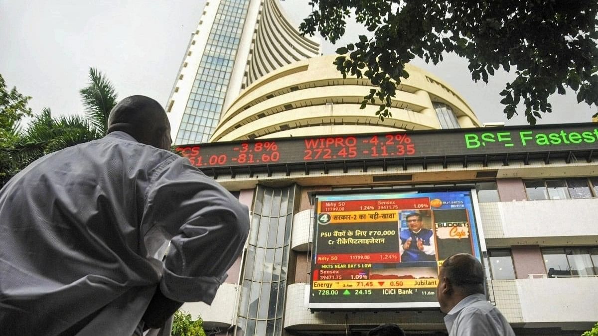 Sensex tanks 672.53 points to 71,816.46 in early trade