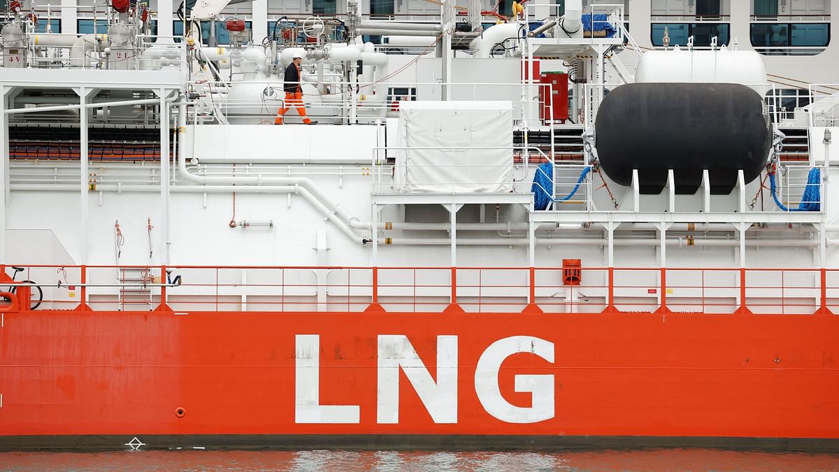 India saves $6 bn on Qatar LNG deal renewal; signs $78 bn pact for 20 yrs