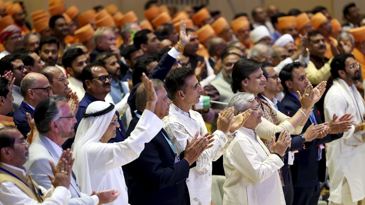 Those gathered at the event gave a standing ovation to the UAE President as a mark of appreciation of his contribution to the construction of the temple.