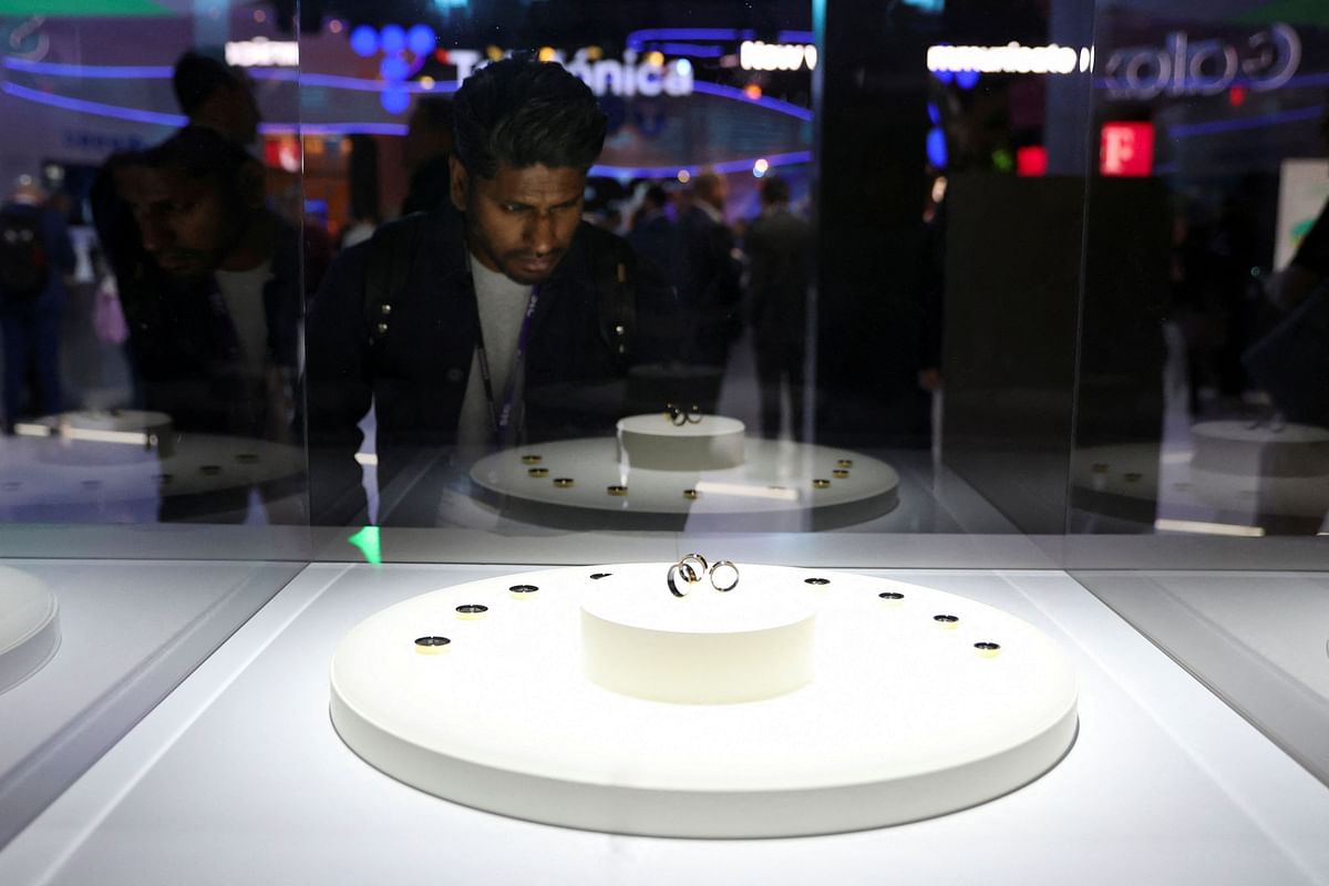 A person looks at the Samsung Galaxy Ring at the Mobile World Congress  in Barcelona, Spain.