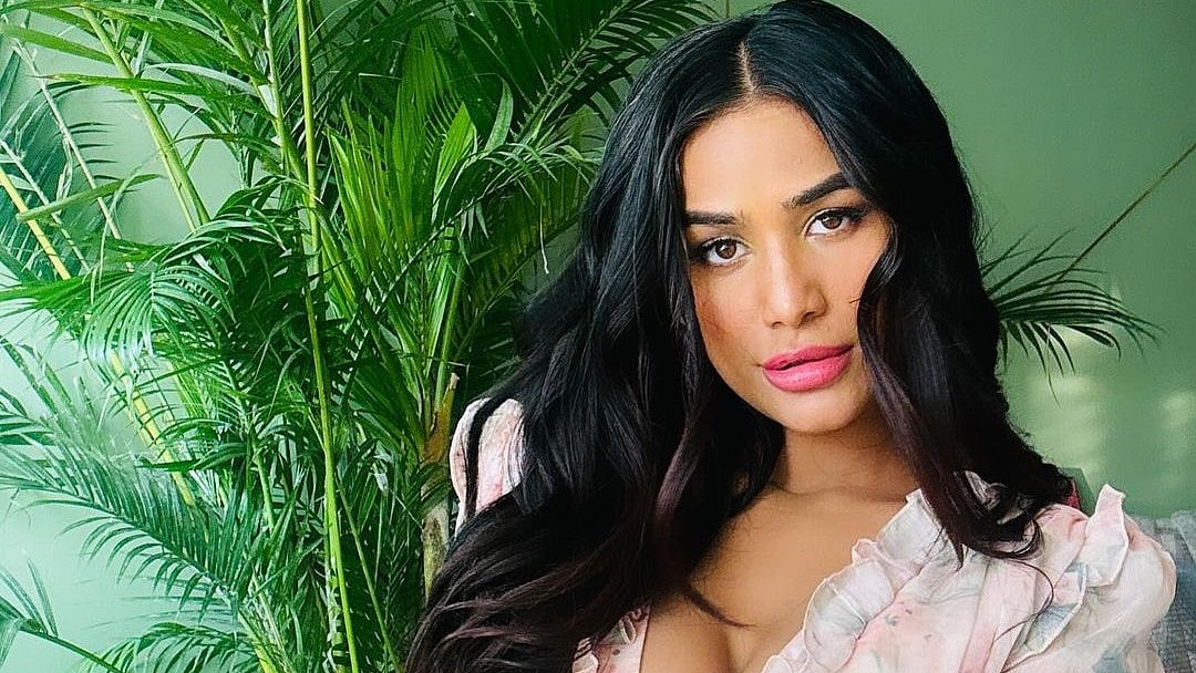 Poonam Pandey Death: Actress Poonam Pandey Passes Away Cervical Cancer, Poonam Pandey Death News - Vimarsana News