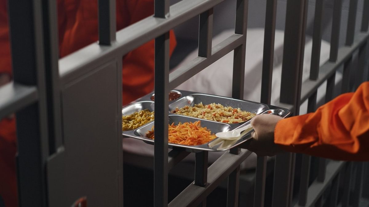 Taste of prison: Agra jail inmates open restaurant for outsiders