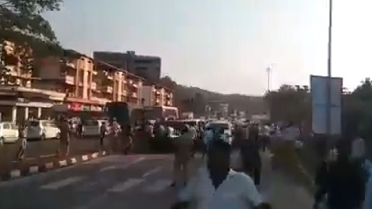 Stones pelted at former MP Nilesh Rane's car in Ratnagiri; BJP, Uddhav's Sena workers clash