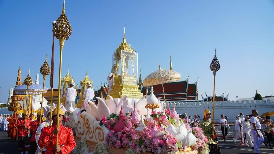 Lord Buddha's holy relics flown from India to Thailand enshrined in Sanam Luang pavilion