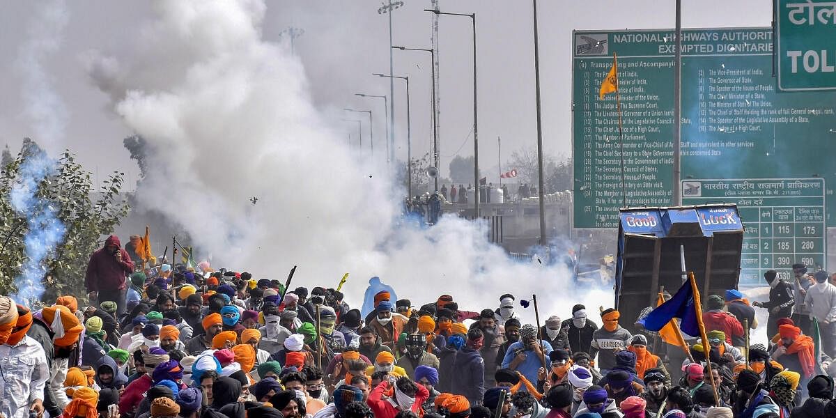 Farmers' protest: Police use tear gas, protesters throw stones as they clash again