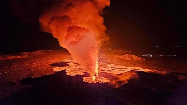 Iceland volcano erupts again, molten rocks spew from fissures