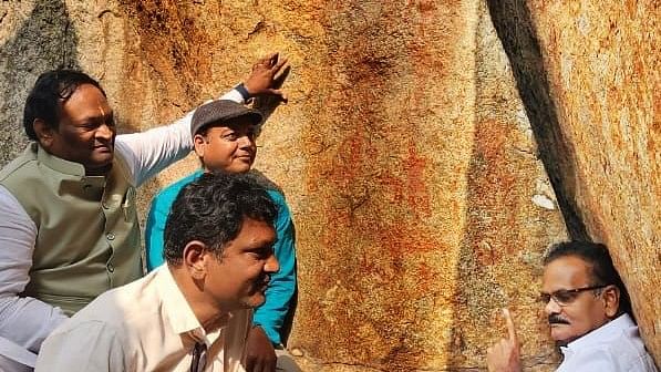 Prehistoric rock paintings found  on Hyderabad outskirts