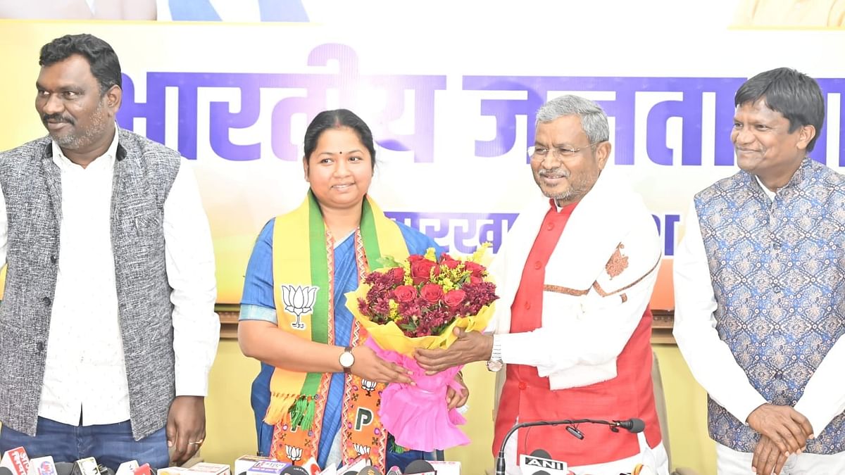 Defections continue, Congress MP Geeta Kora from Jharkhand's Singhbhum latest to join BJP