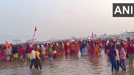 Watch: Maharashtra fishermen protest against proposed solar project at Ahmednagar's Jayakwadi Dam