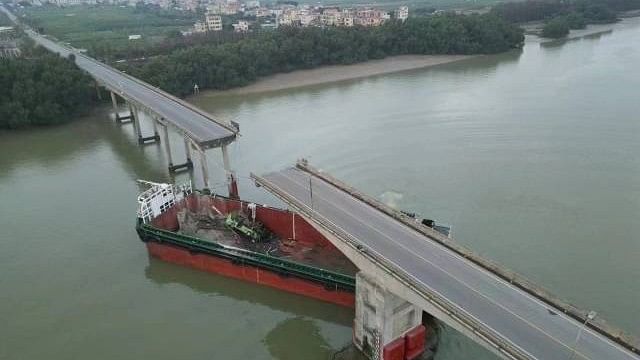 Two killed after container ship hits bridge in China 