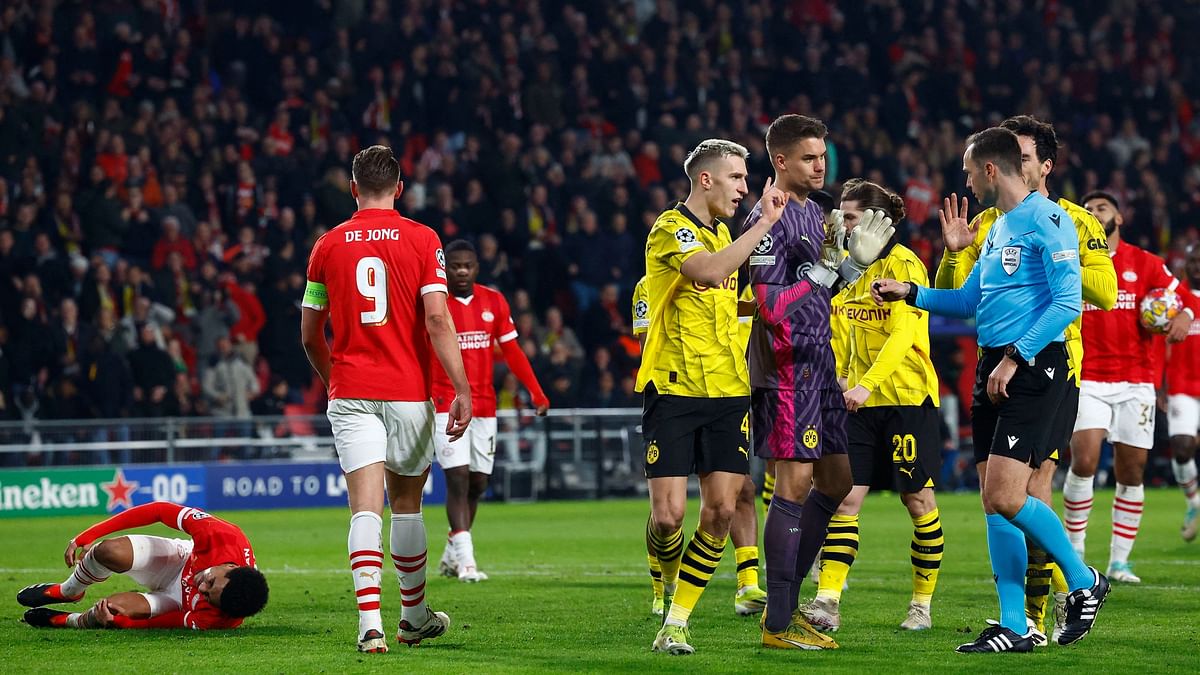 Mats Hummel left fuming over controversial penalty decision vs PSV in Champions League round of 16 