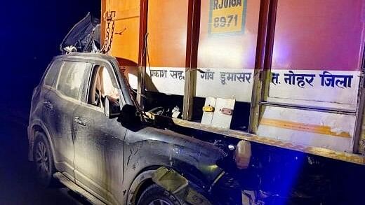 5 die as car rams into moving truck in Rajasthan