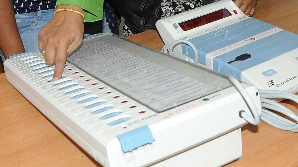 RJD urges EC to do away with EVMs, wants ballot papers back 
