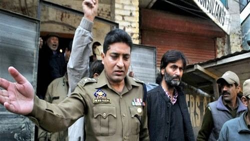Delhi High Court directs Tihar Jail superintendent to ensure proper medical treatment to Yasin Malik