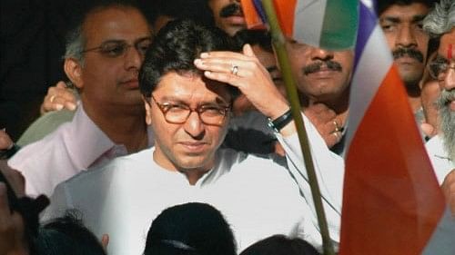 Raj Thackeray demands Bharat Ratna for Balasaheb Thackeray