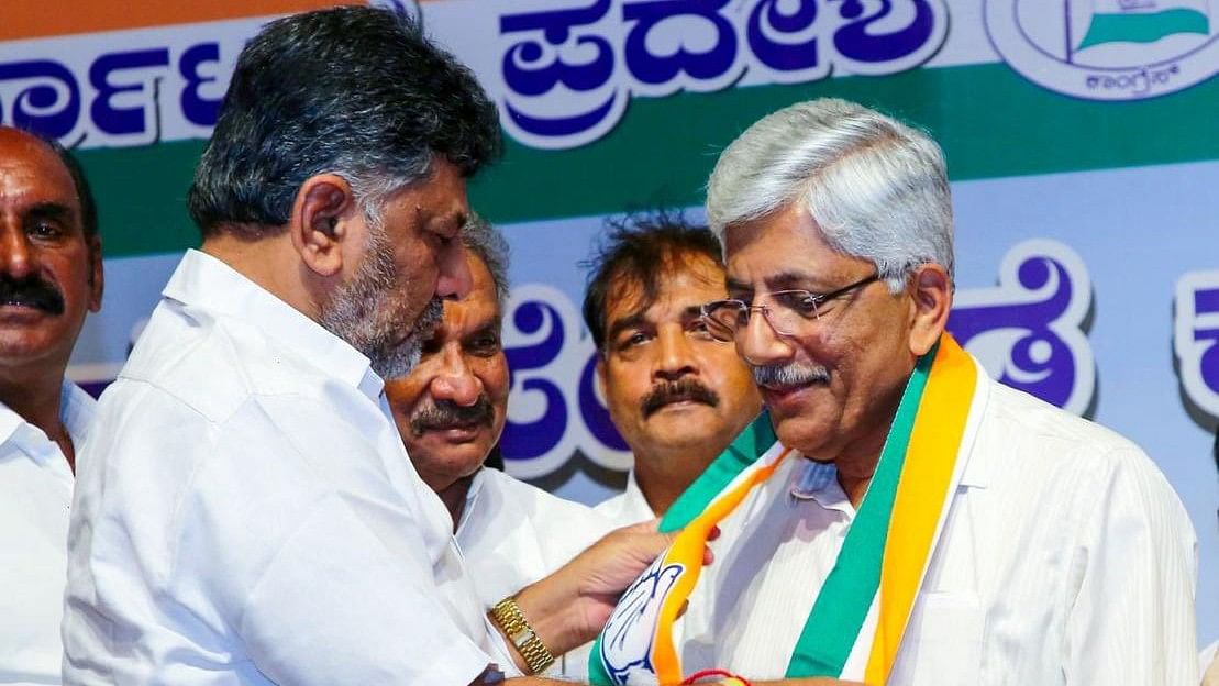 In big boost to Congress, 3 leaders,  earlier with BJP, join the party in Karnataka