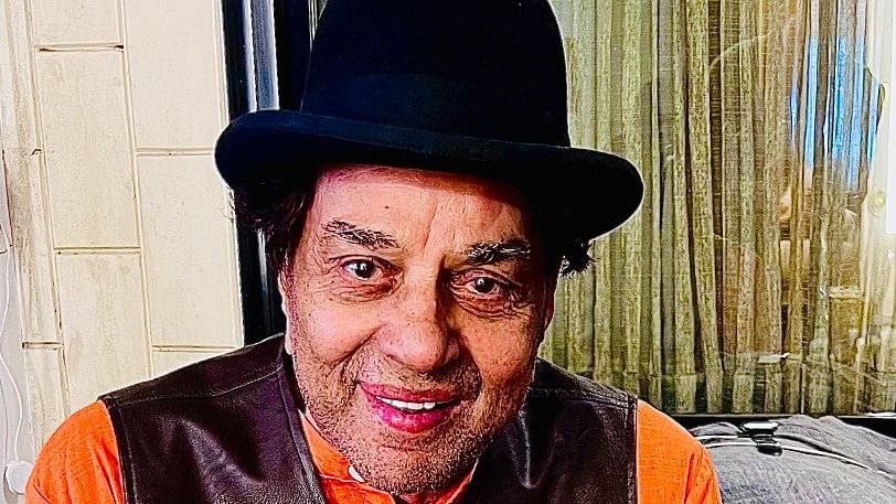 Dharmendra fractures ankle, says will be healthy soon