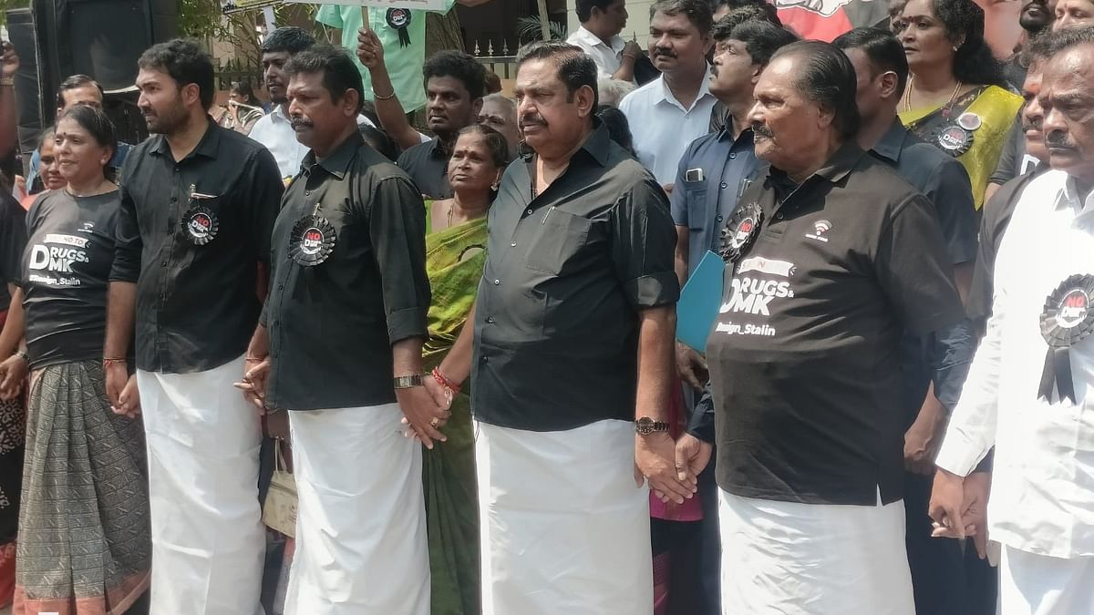 AIADMK holds protest, forms human chain to condemn DMK regime over 'drugs'