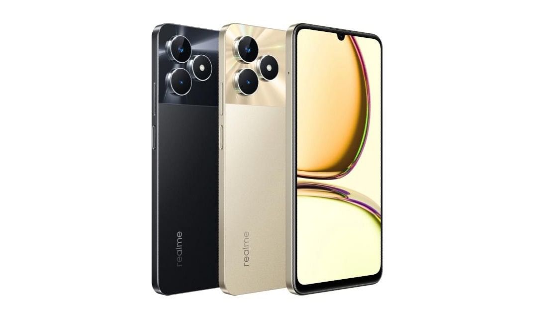 Realme C53: The phone impresses straightaway with its amazing looks. Loaded with powerful Octa-core processor and amazing 6.74 display, the device also has a stunning 108MP- ultra clear camera system. With timely updates and improved performance, this divide is a solid investment for the long term.
