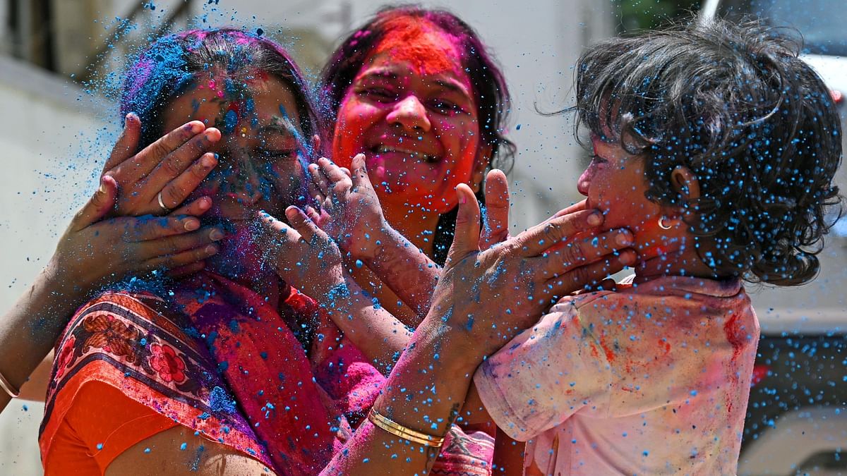 Doctors report decrease in Holi-related eye, skin complaints this year