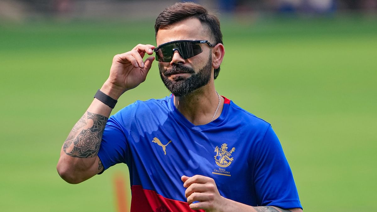 Visuals of former India and RCB captain taking rounds of the Chinnaswamy Stadium as part of his warm-up is going viral on social media.