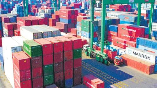 India's exports rise 11.9% to $41.4 bn in February, highest in 11 months