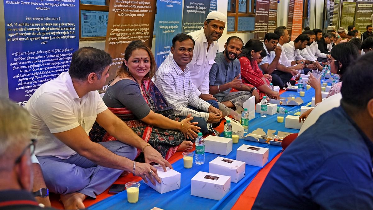 Iftar gathering blends cultures and celebrations in Bengaluru