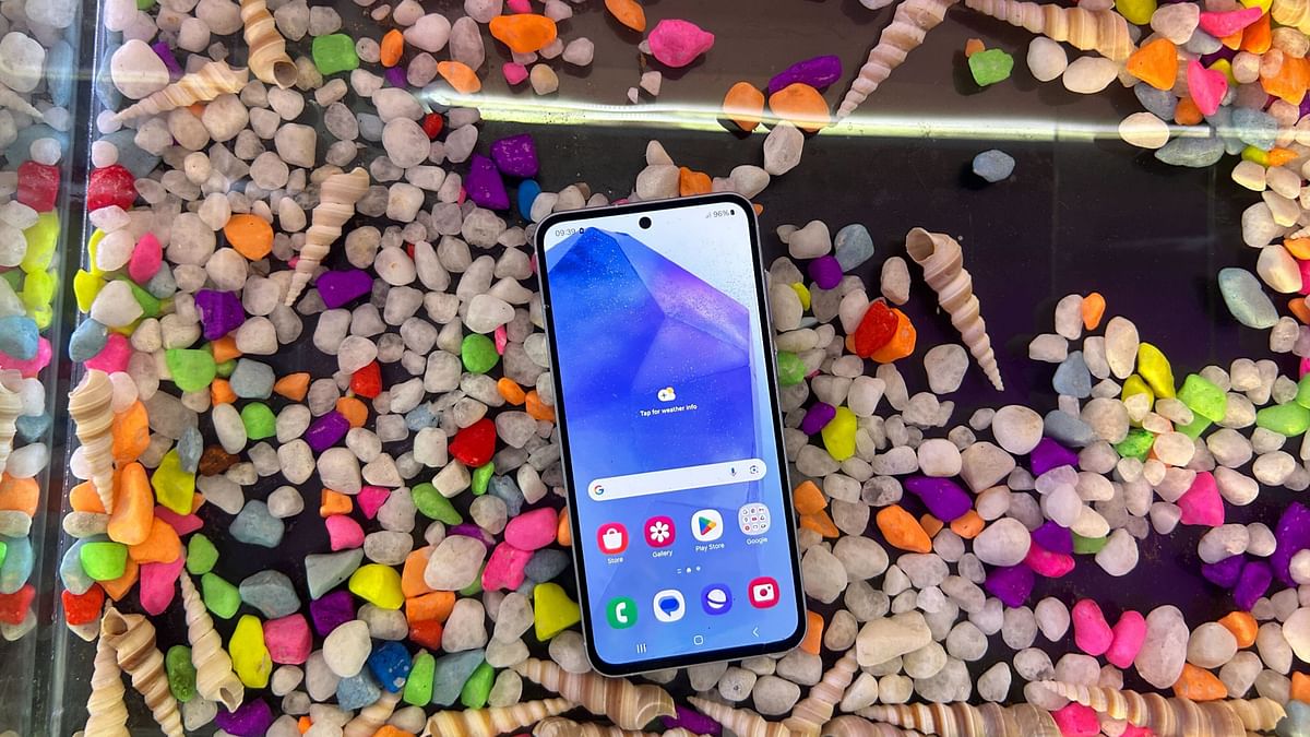 Big Screen: Samsung Galaxy A35, A55 have a 6.6-inch full HD+ super AMOLED display with 120Hz refresh rate with vision booster technology. On the back, the phones feature a triple camera module.