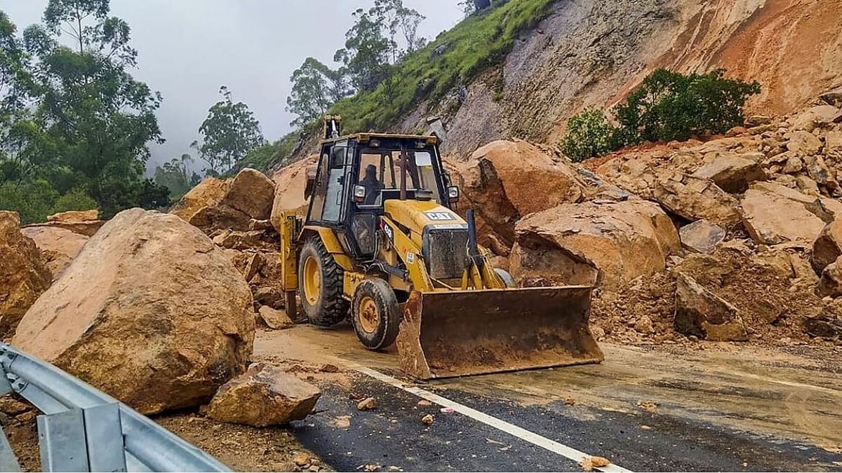 Landslide blocks Shimla-Kalka national highway near Solan for five hours