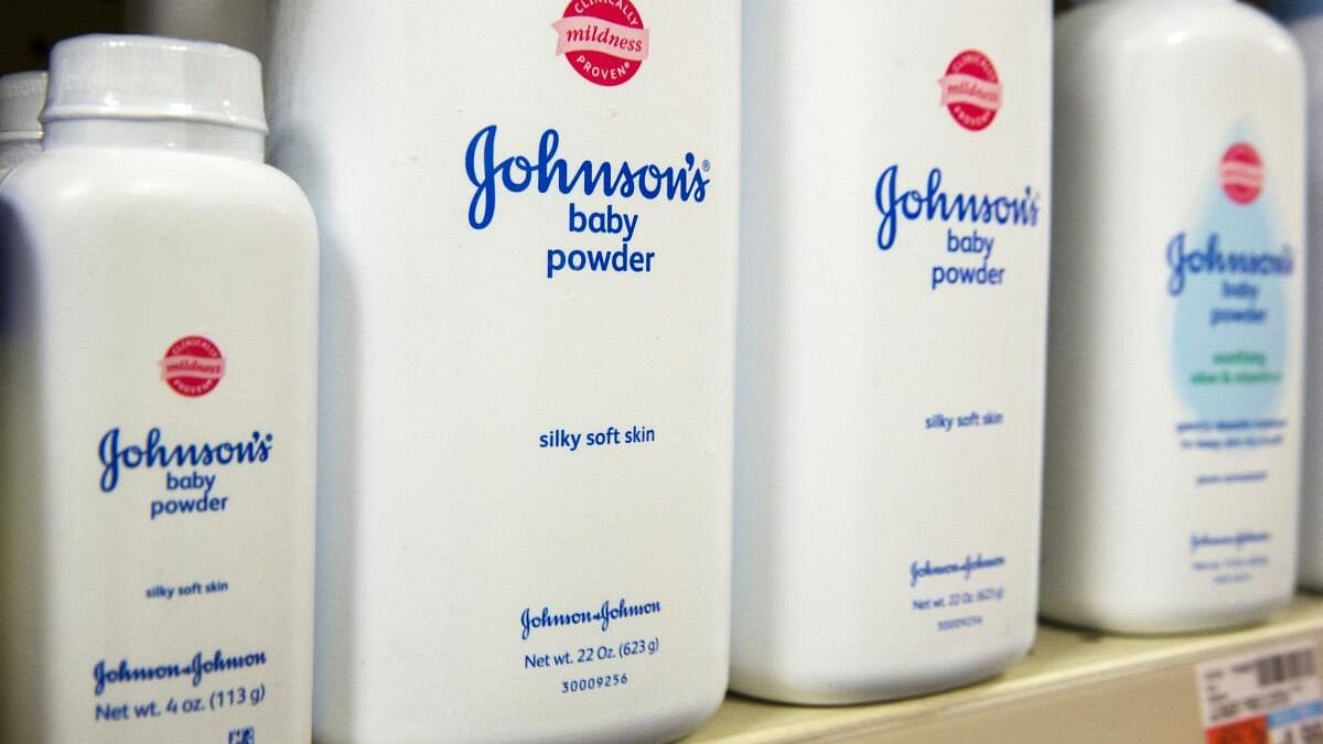 Johnson & Johnson can contest evidence linking its talc to cancer, rules US judge