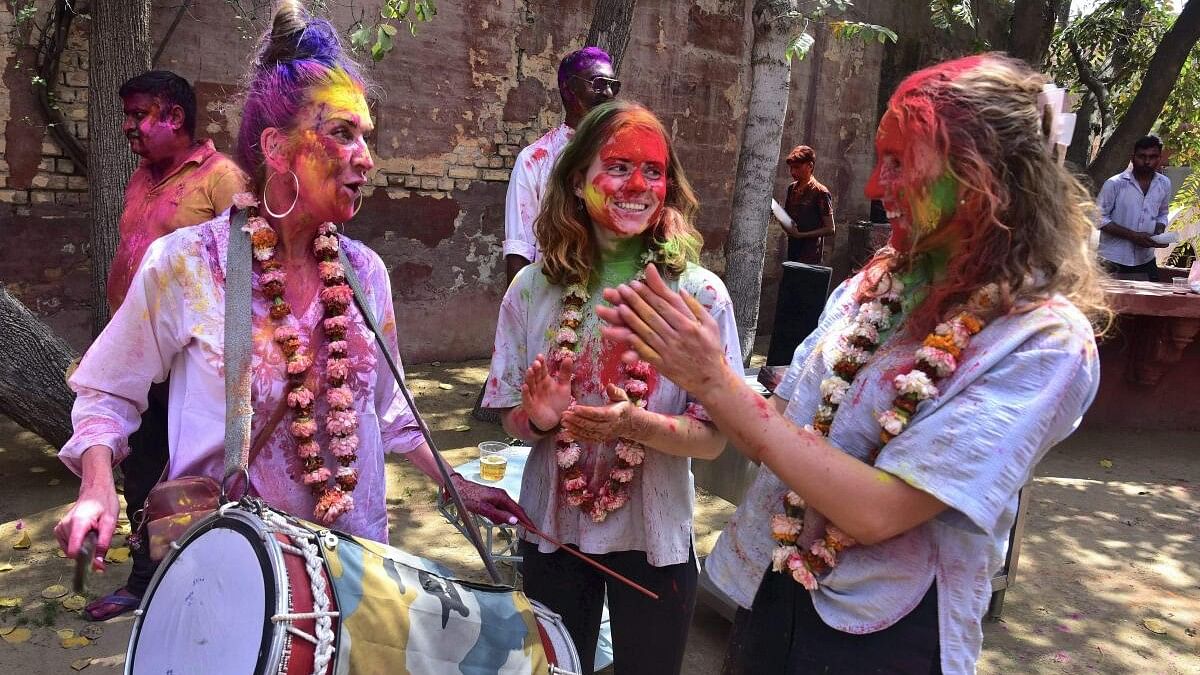 Holi celebrated in Haryana, Punjab with gaiety