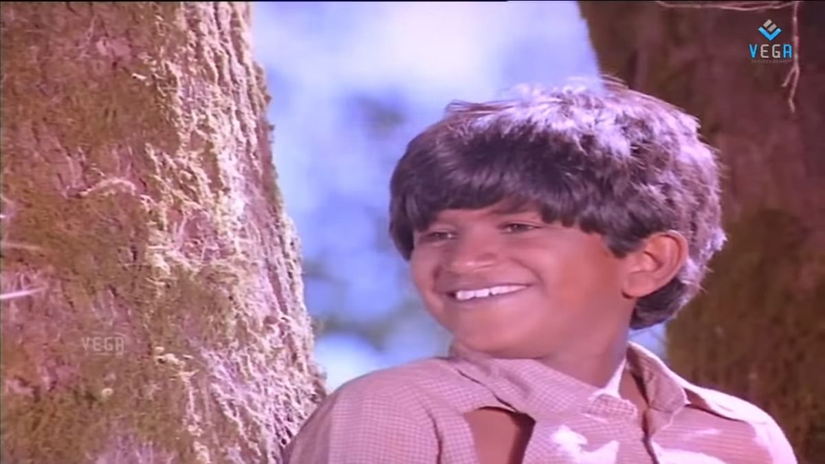 Bettada Hoovu (1985): Puneeth, who began his career as a child artist, earned the National Award for 'Best Child Actor' for his simple yet effective performance in this film. The film revolved around the life and aspirations of a child from an underprivileged background struck a chord with the audience and remains one of the finest children's films of all time.