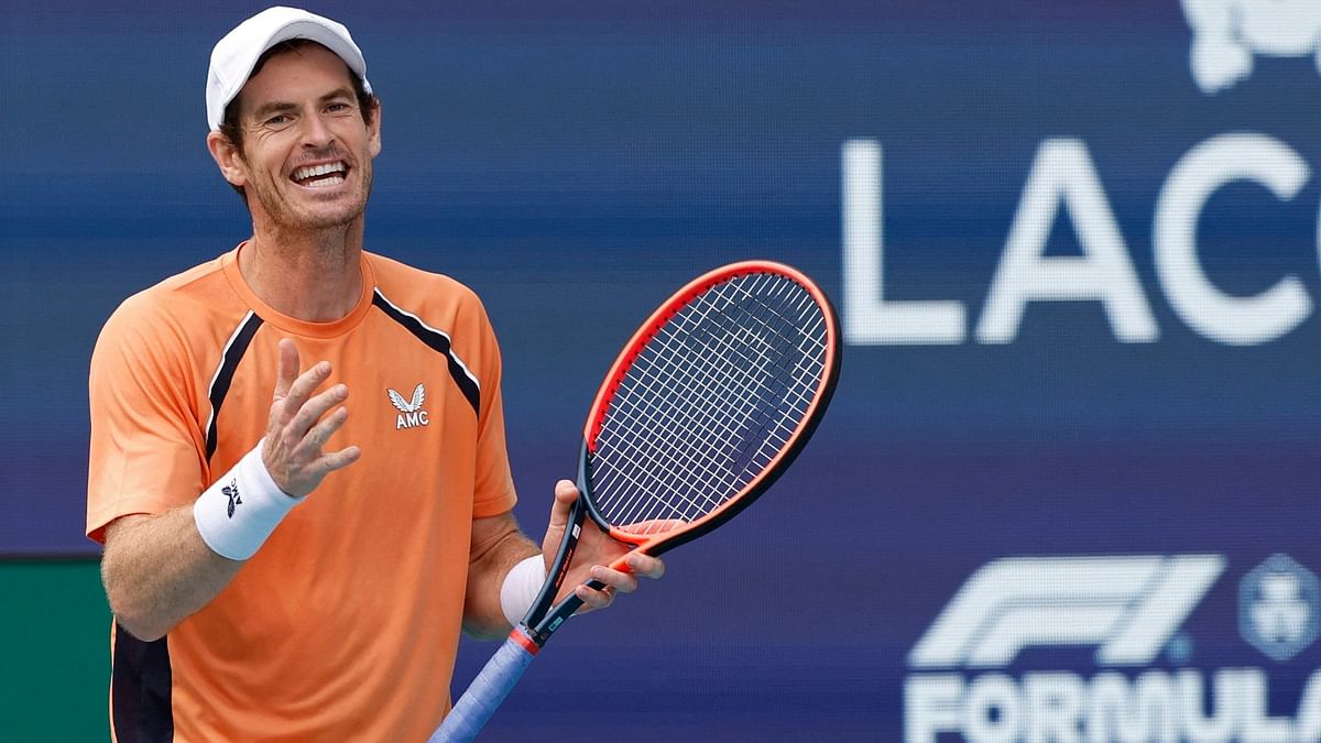 Andy Murray gives fans an effort to remember in Miami swan song