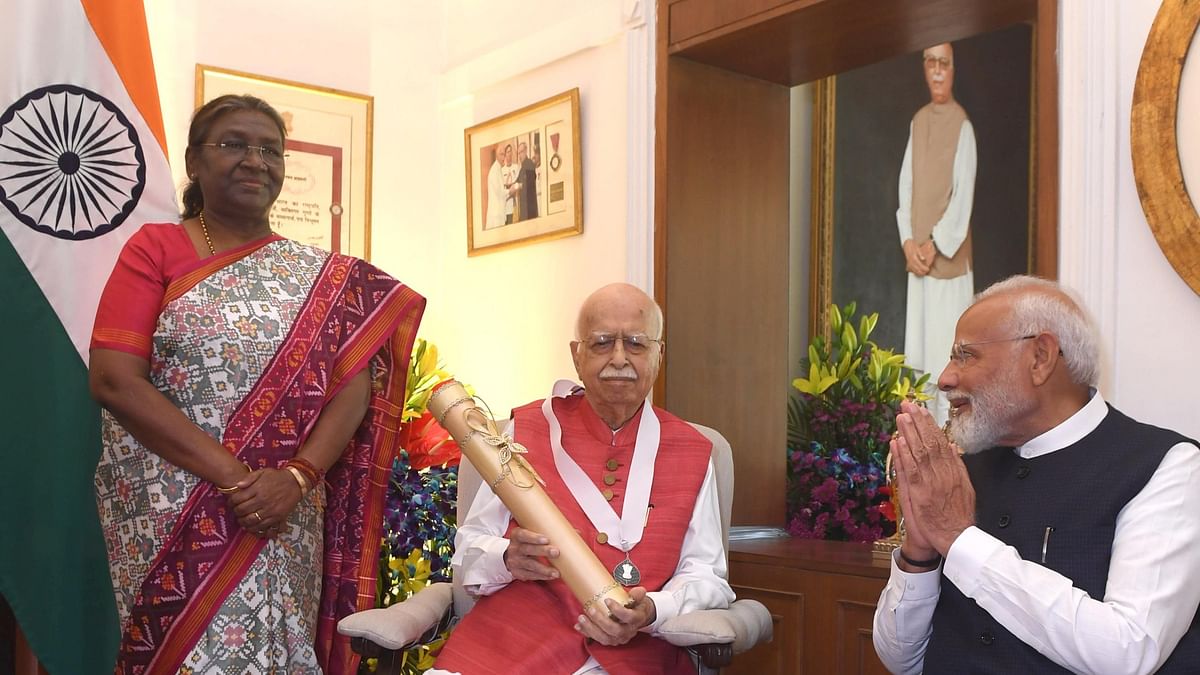 President Murmu confers Bharat Ratna on L K Advani
