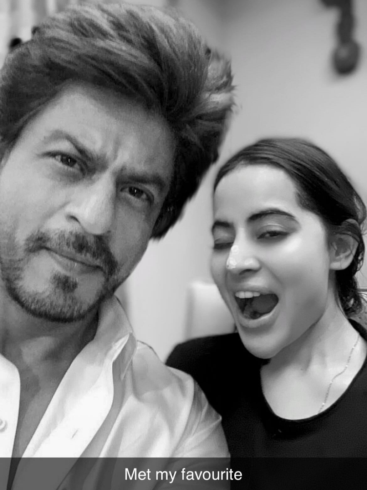 Uorfi Javed's viral 'fake selfie' with Shah Rukh Khan.