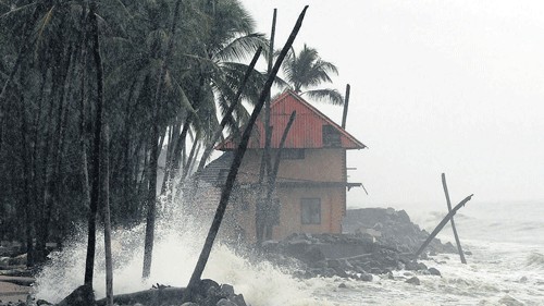 Rough seas cause havoc in coastal hamlets of Kerala