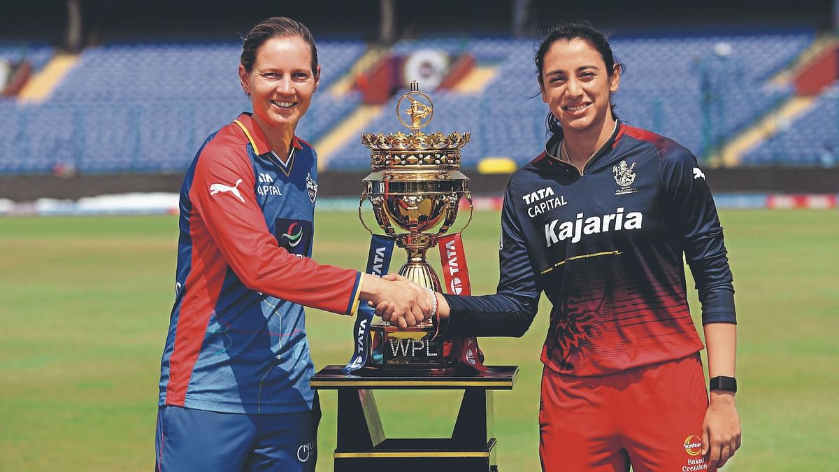 Delhi captain Meg Lanning won the toss and chose to bat. 