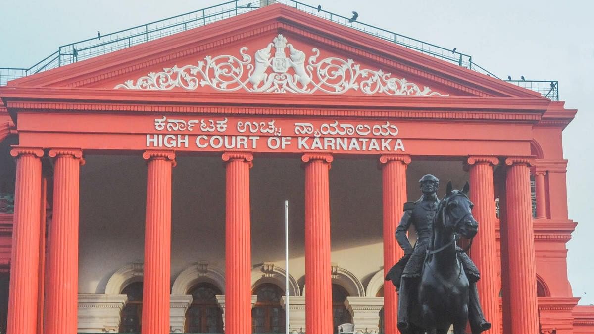 Can't sit on Tender Scrutiny Committee at every stage: Karnataka HC