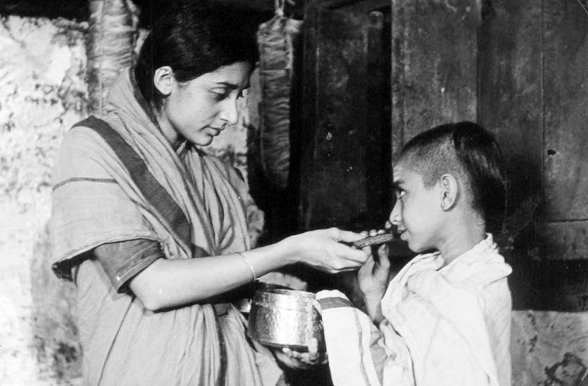Yamunakka and Nani in 'Ghatashraddha' (1977).