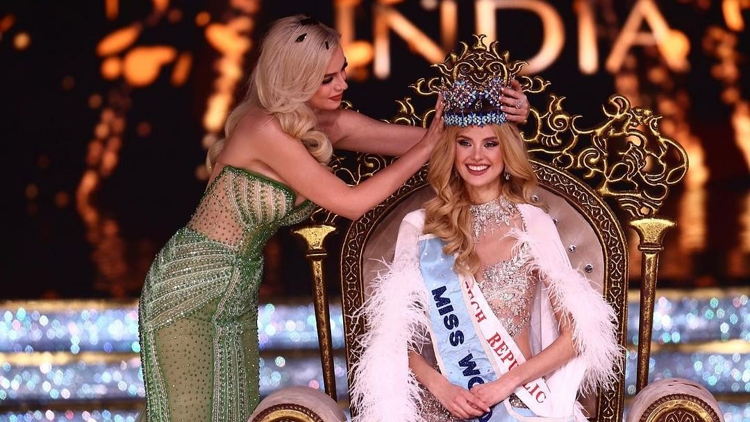 Reigning Miss World Karolina Bielawska from Poland crowned her successor at the star-studded finale.