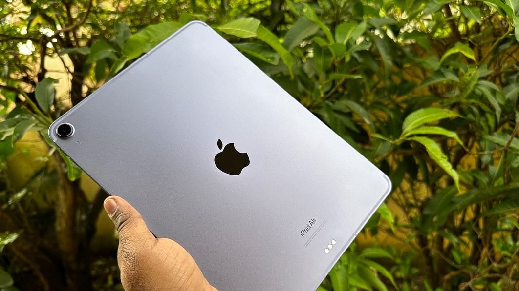 Apple iPad Air (5th Gen). 