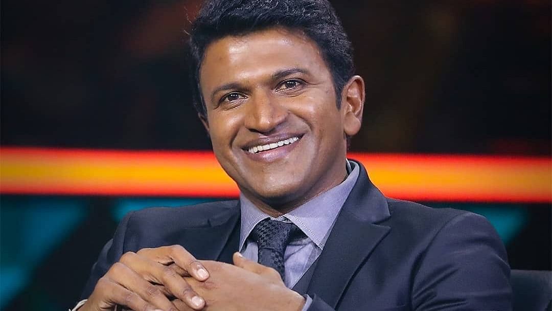 Appu (2002): This film holds a special place in the hearts of Puneeth Rajkumar's fans and Kannada cinema enthusiasts as this film marked Puneeth's debut as a lead actor, and it remains one of his most celebrated performances. This coming-of-age story that revolves around a young man named Appu (played by Puneeth) who strives to prove his worth to his family and society. His performance in the film earned him widespread acclaim for his natural acting and charisma on screen.