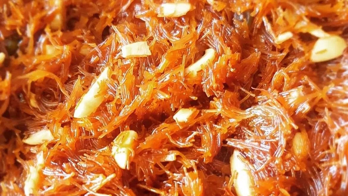 Sewai (Vermicelli) is considered a must-have on the occasion of Eid. It is made with almonds, cashews, and raisins and it smells heavenly.