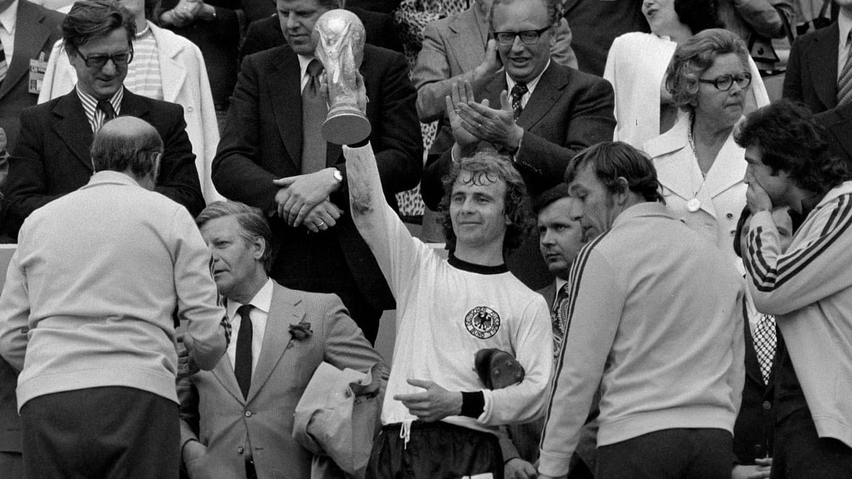 Germany World Cup winner Bernd Hoelzenbein dies aged 78