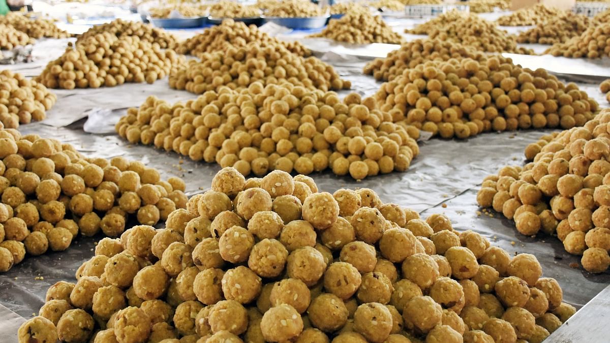 Boondi Laddoo: These ball shaped sweets are made from gram flour and sugar syrup and are a classic offering to Lord Hanuman. 