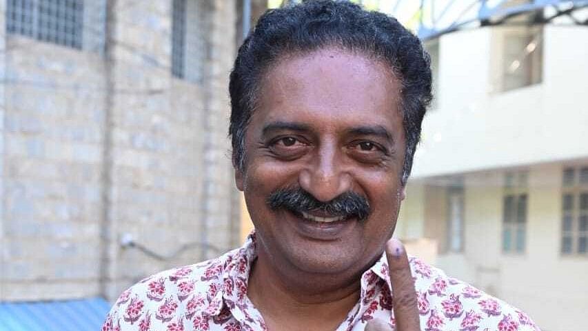 Lok Sabha Elections 2024 (Bengaluru updates) | 'My right to choose who will be my voice in Parliament' says actor Prakash Raj after casting vote at BES