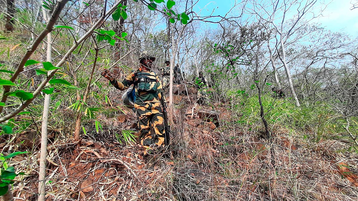 7 Naxalites killed in an encounter with security personnel in Chhattisgarh - Vimarsana News