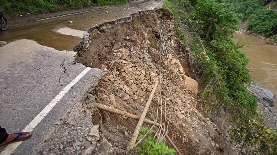 HP: Two dead in landslide in Shimla; 10 injured in Bilaspur as bus falls from bridge