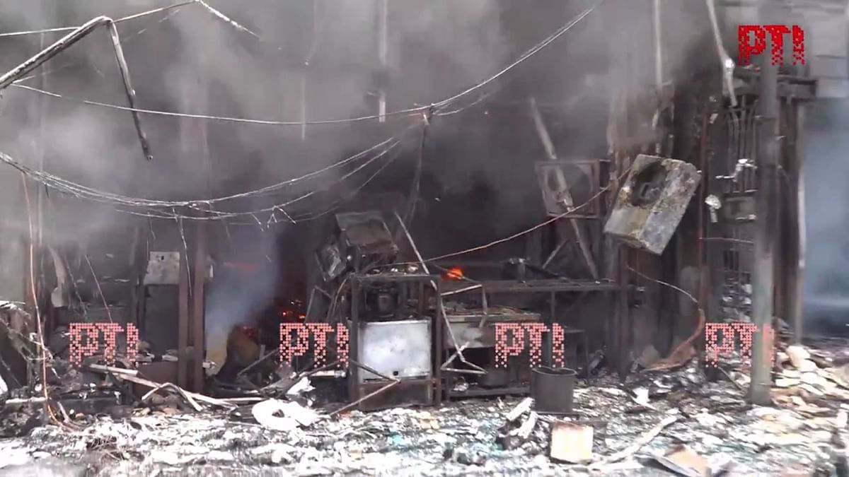 Watch: Fire breaks out in building near Patna railway station, a few feared trapped