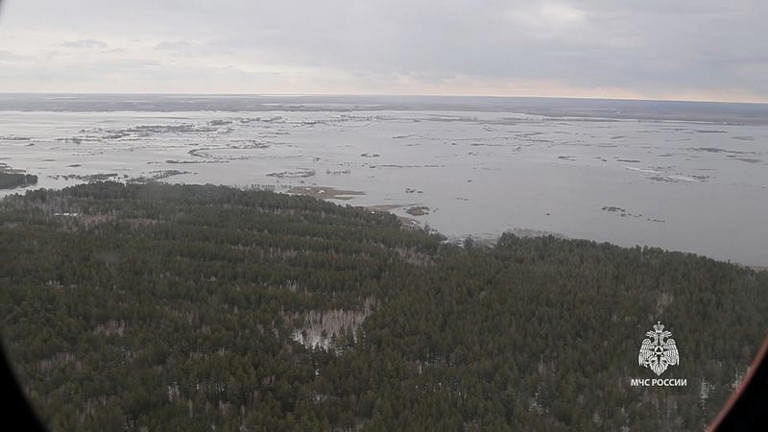 Water levels in Russia's Kurgan cross 'dangerous' levels